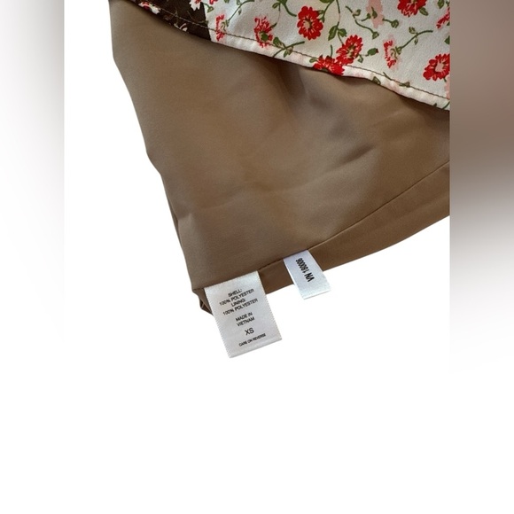 NY&C Floral Halter Neck Romper with Smocked Waist XS Romantic Garden Collection - Picture 13 of 13